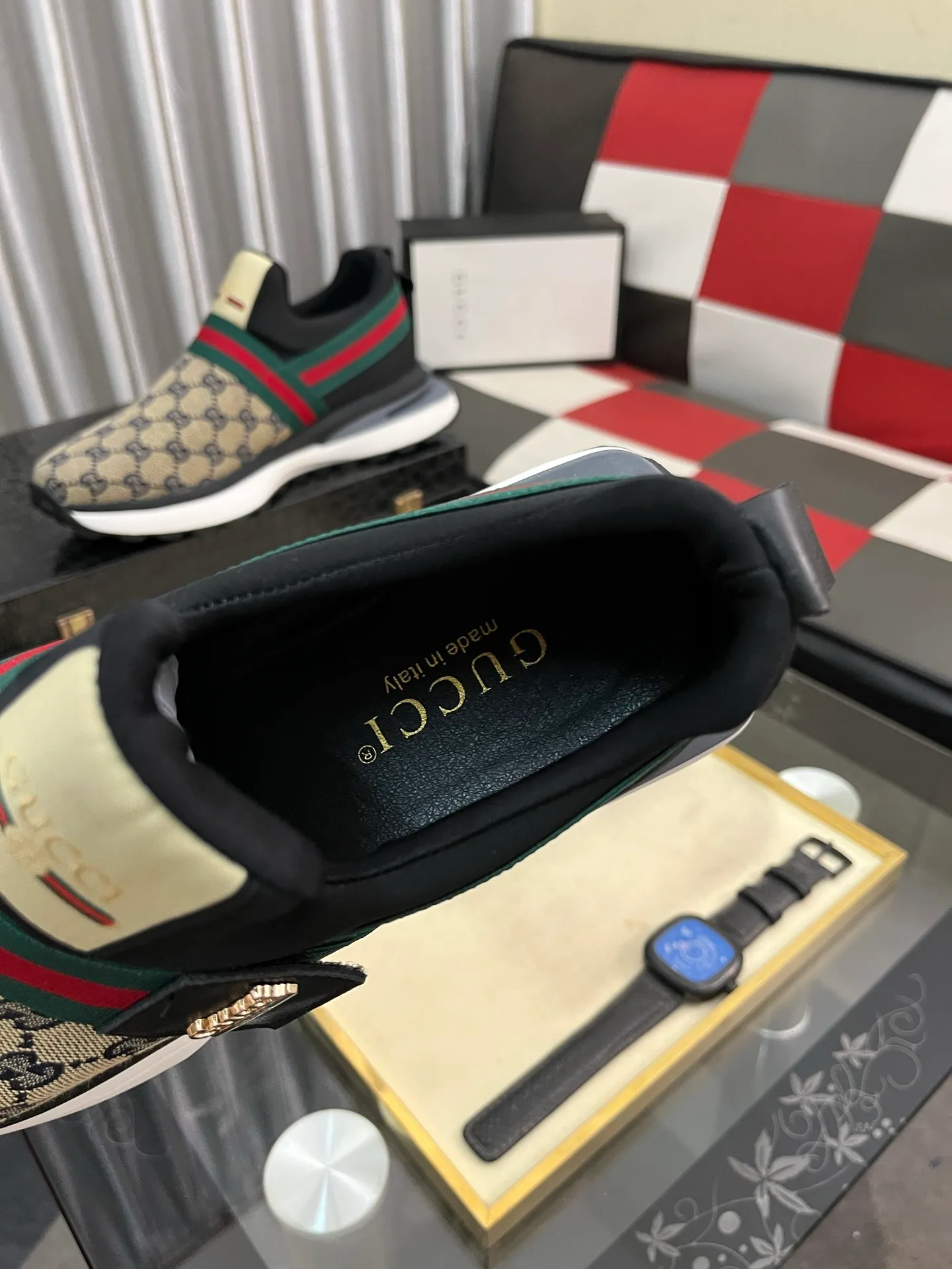 Men's shoes 💰458⌚️⌚️Gucci •Gucci original quality.~ Unique modern style sneakers. 🏃A must-have casual shoe for trendy men😍😍 Original brand imported from Italy, imported original leather, sheep lining (refuses to discolor and grind feet) Sole: Original sole provided by the original factory, French lazy style design ⚠️Fit to the feet, original quality attached, super comfortable original sole, code number: 38-443️⃣colors available